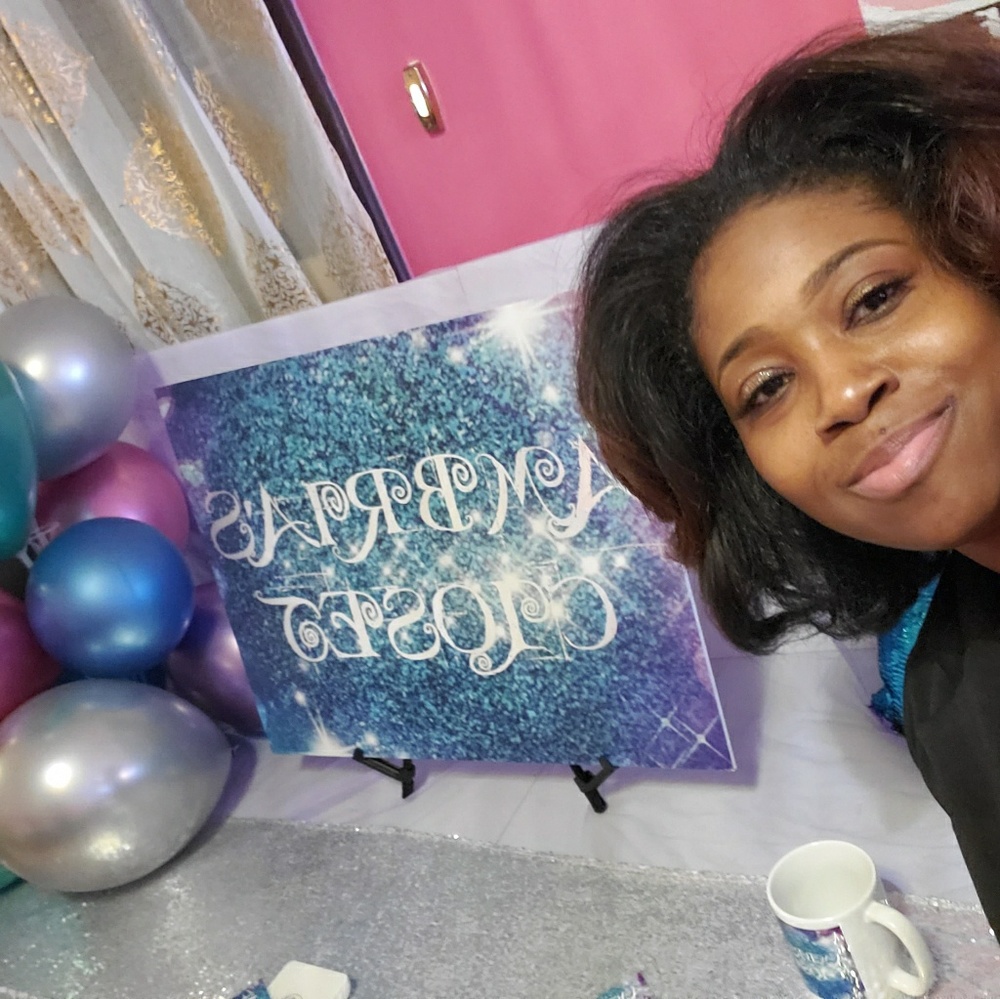 Meet your Posher, Ambria
